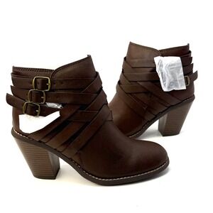 Journee Collection Women's Stacked Heel Dress Booties Size 7W Brown NWT/BOX